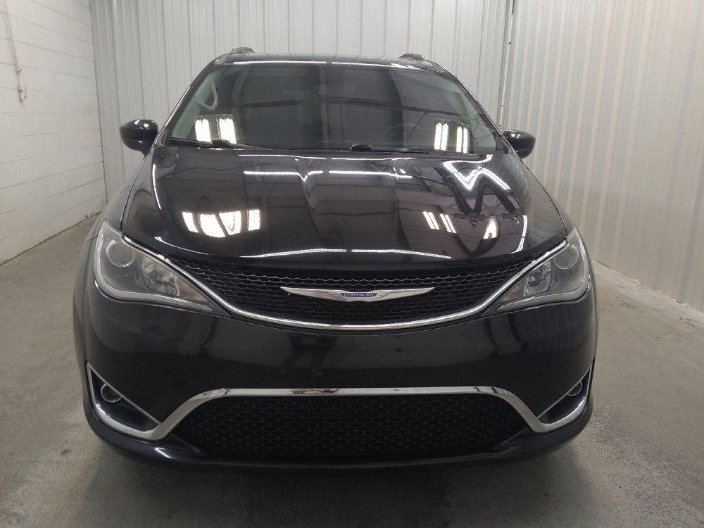 Used 2020 Chrysler Pacifica Touring-L FWD image 14