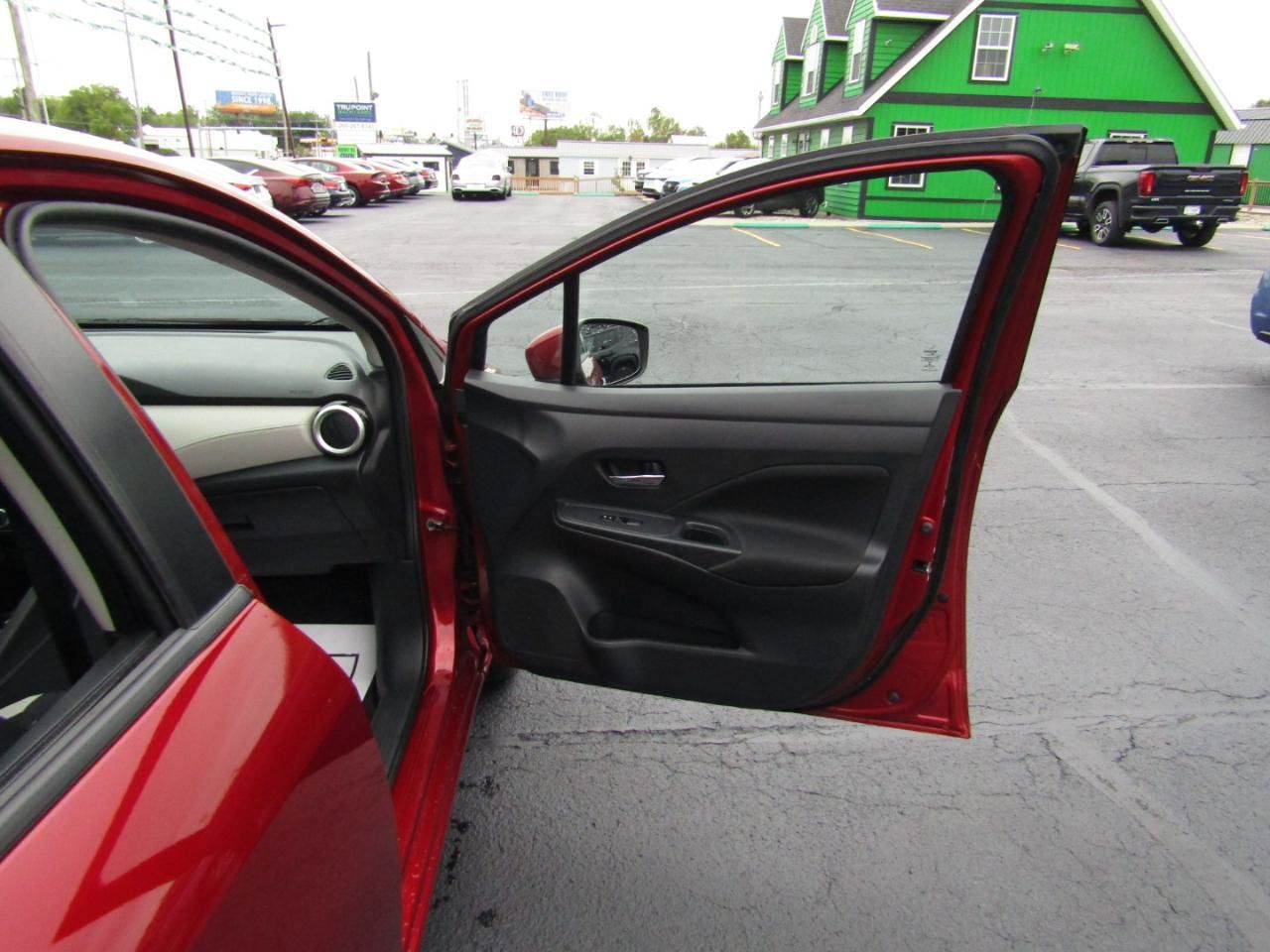 Used 2021 Nissan Versa SV FWD image 22
