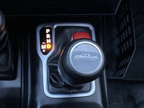 Used 2020 Jeep Gladiator Sport image 18