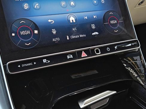 Certified 2025 Mercedes-Benz C 300 4MATIC Sedan image 20