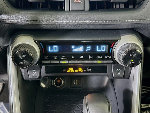 Used 2024 Toyota RAV4 XLE AWD/4WD image 23