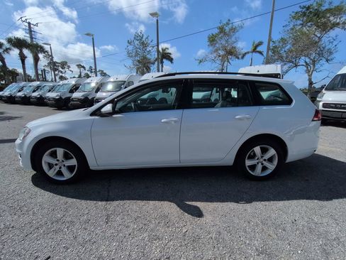 Used 2015 Volkswagen Golf TDI S FWD image 8
