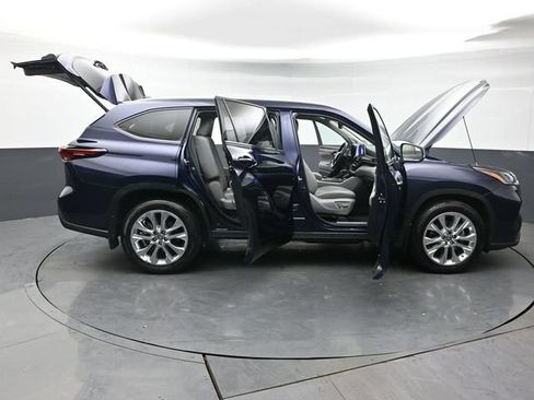 Certified 2024 Toyota Highlander Limited AWD/4WD image 56