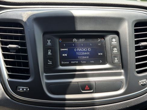 Used 2015 Chrysler 200 Limited w/ Convenience Group FWD image 20