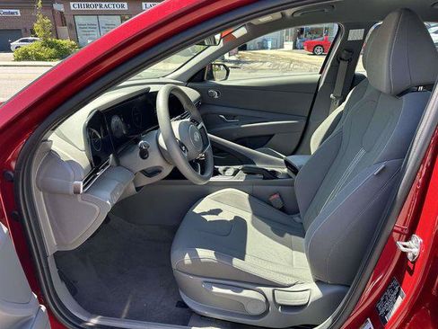 Used 2024 Hyundai Elantra SEL FWD image 13