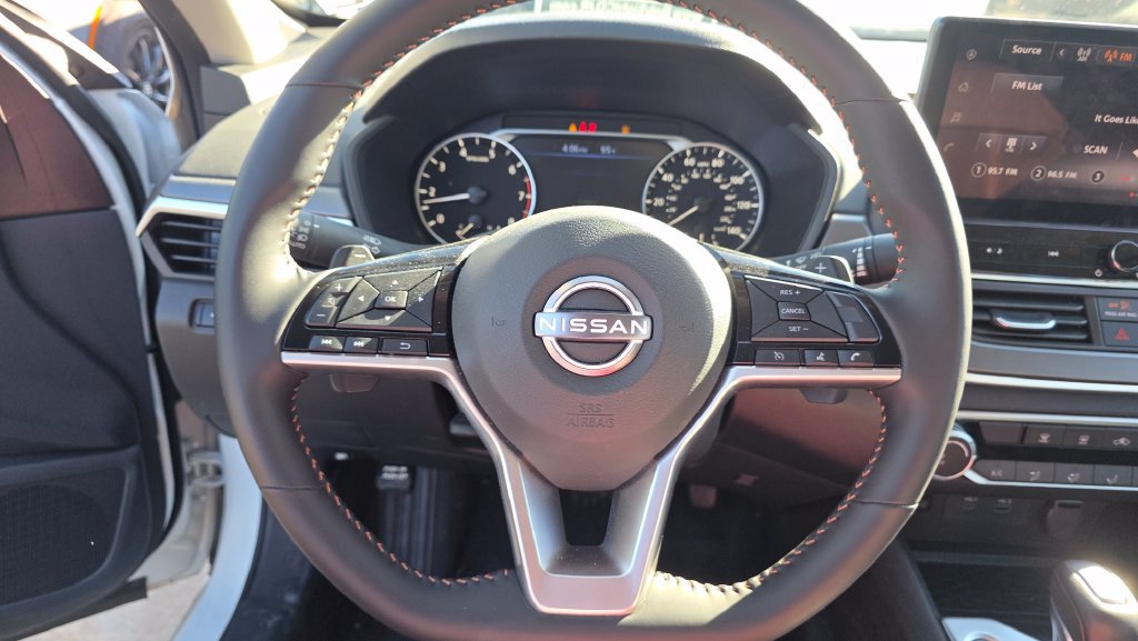 Used 2026 Nissan Altima 2.5 SR FWD image 12