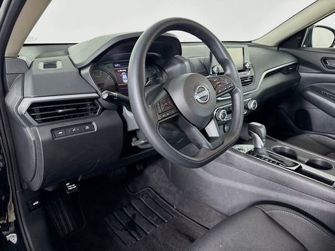 Used 2024 Nissan Altima 2.5 S image 13