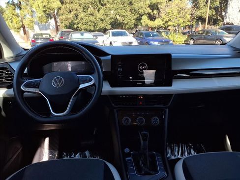 Certified 2025 Volkswagen Taos S image 20