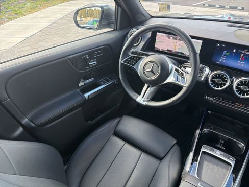 Used 2024 Mercedes-Benz GLB 250 4MATIC image 11