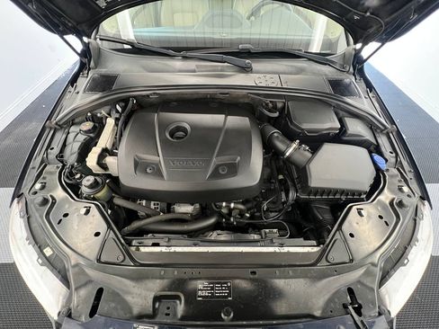 Used 2016 Volvo XC70 T5 Premier w/ Proximity Package image 27