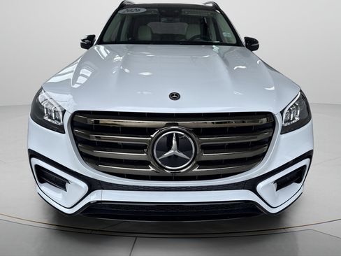 Used 2026 Mercedes-Benz GLS 450 4MATIC image 8