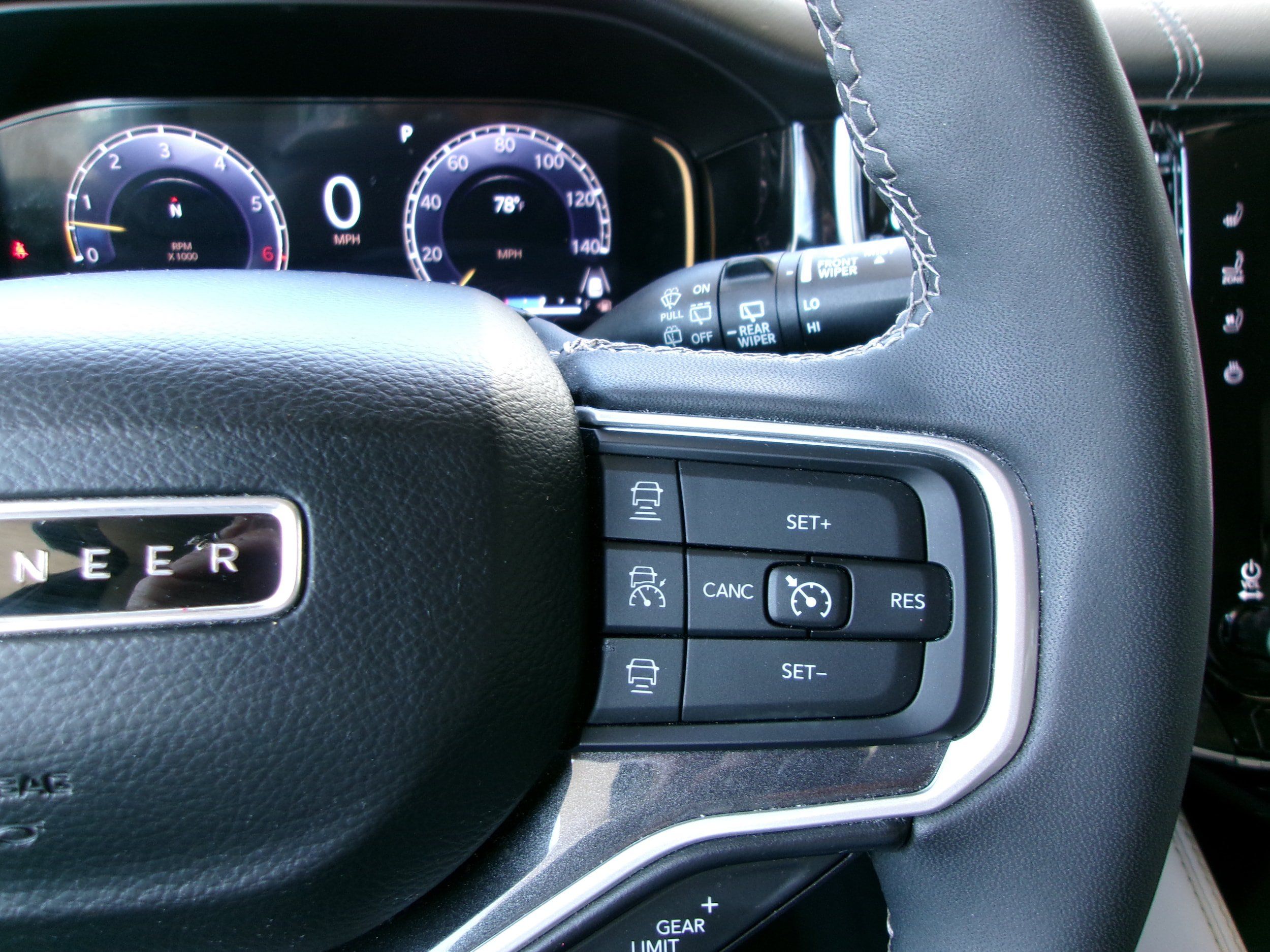 Used 2022 Jeep Wagoneer Series I w/ Convenience Group I AWD/4WD image 12