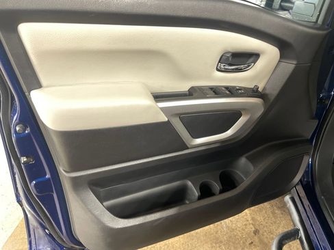 Certified 2024 Nissan Titan SV w/ SV Convenience Package image 13
