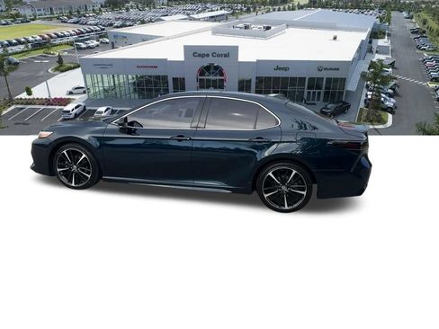 Used 2018 Toyota Camry XSE FWD image 8