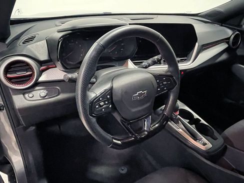 Used 2024 Chevrolet Trax RS FWD image 21