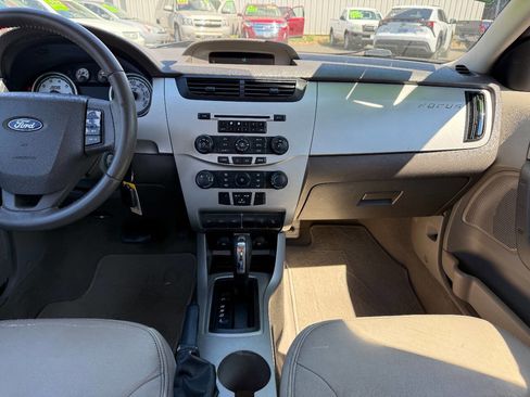 Used 2009 Ford Focus SEL image 17