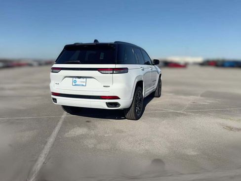 New 2025 Jeep Grand Cherokee Summit image 11