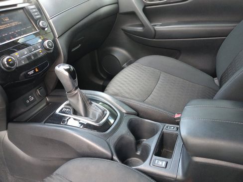 Used 2020 Nissan Rogue S w/ Special Edition Package FWD image 26