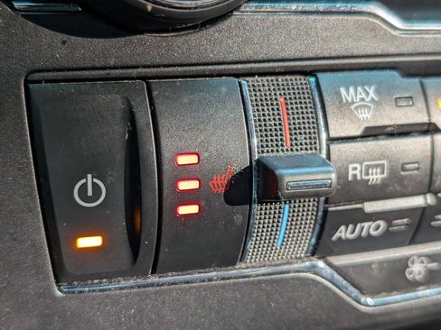 Used 2017 Ford Explorer XLT w/ Equipment Group 202A image 32