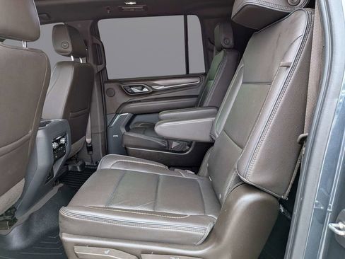 Used 2021 GMC Yukon XL Denali w/ Denali Premium Package image 14