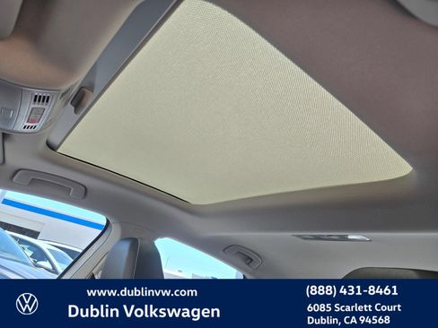 Used 2025 Volkswagen Jetta SE w/ Sunroof Package FWD image 17