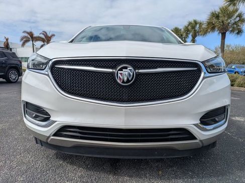 Used 2019 Buick Enclave Essence w/ LPO, Sport Appearance Package image 9
