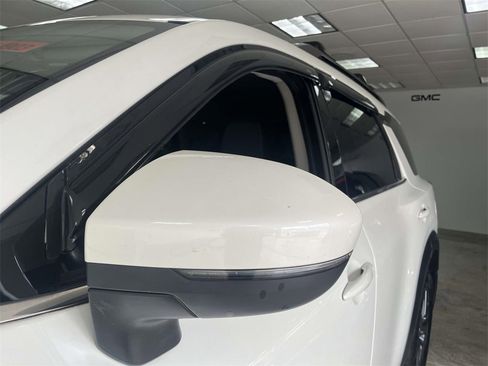 Used 2022 Nissan Pathfinder SV image 11