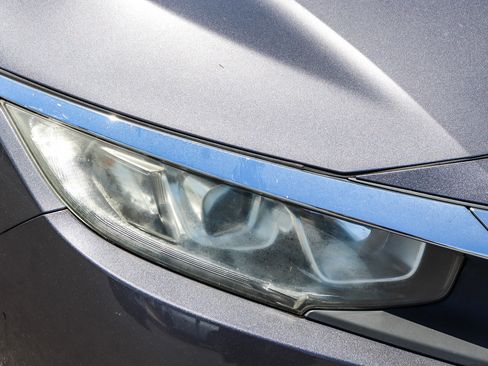 Certified 2018 Honda Civic EX image 6