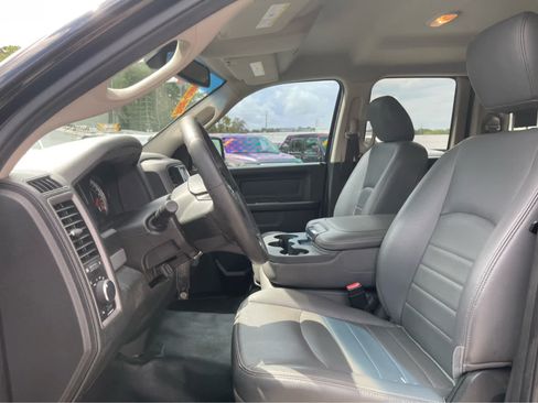 Used 2019 RAM 1500 Tradesman w/ Chrome Appearance Group RWD image 11