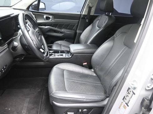 Used 2023 Kia Sorento SX AWD/4WD image 17