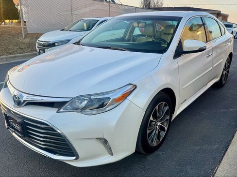 Used 2016 Toyota Avalon XLE Plus FWD image 4