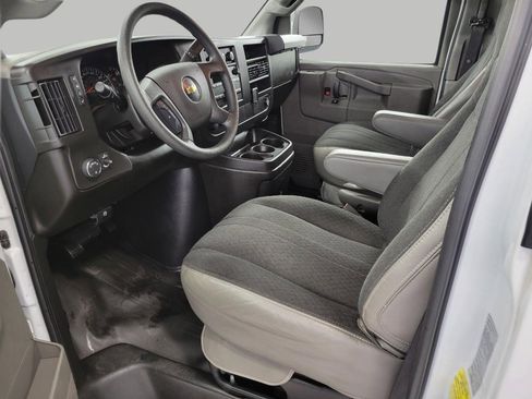 Used 2024 Chevrolet Express 2500 w/ Driver Convenience Package image 9