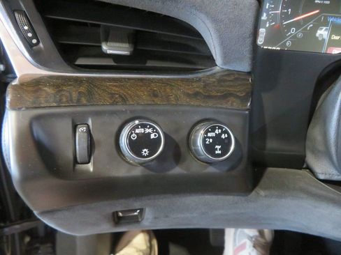 Used 2015 Cadillac Escalade Platinum AWD/4WD image 43