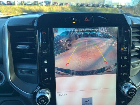 New 2026 RAM 1500 4x4 Crew Cab image 25