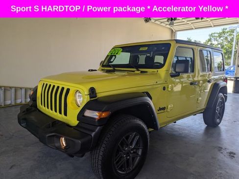 Used 2024 Jeep Wrangler Unlimited Sport AWD/4WD image 8