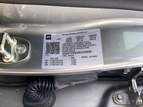 Certified 2024 Chevrolet Colorado ZR2 w/ ZR2 Convenience Package III image 35