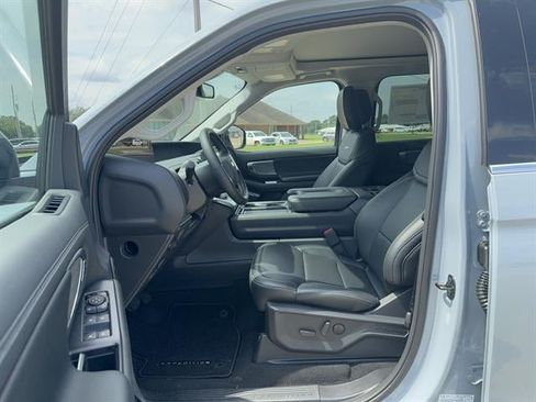 New 2027 Ford Expedition Platinum w/ Driver's Package AWD/4WD image 8