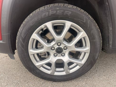 Used 2025 Jeep Compass Limited AWD/4WD image 10