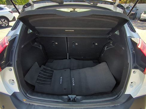 Used 2020 Nissan Kicks SV image 31