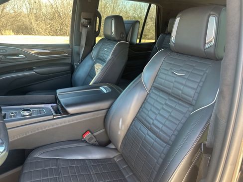 Certified 2023 Cadillac Escalade Sport Platinum image 16