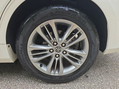 Used 2017 Toyota Camry SE FWD image 28