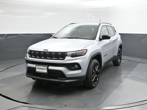 New 2026 Jeep Compass Latitude AWD/4WD image 30