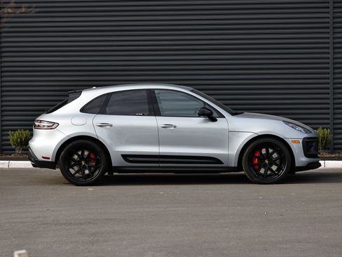 New 2026 Porsche Macan GTS image 9
