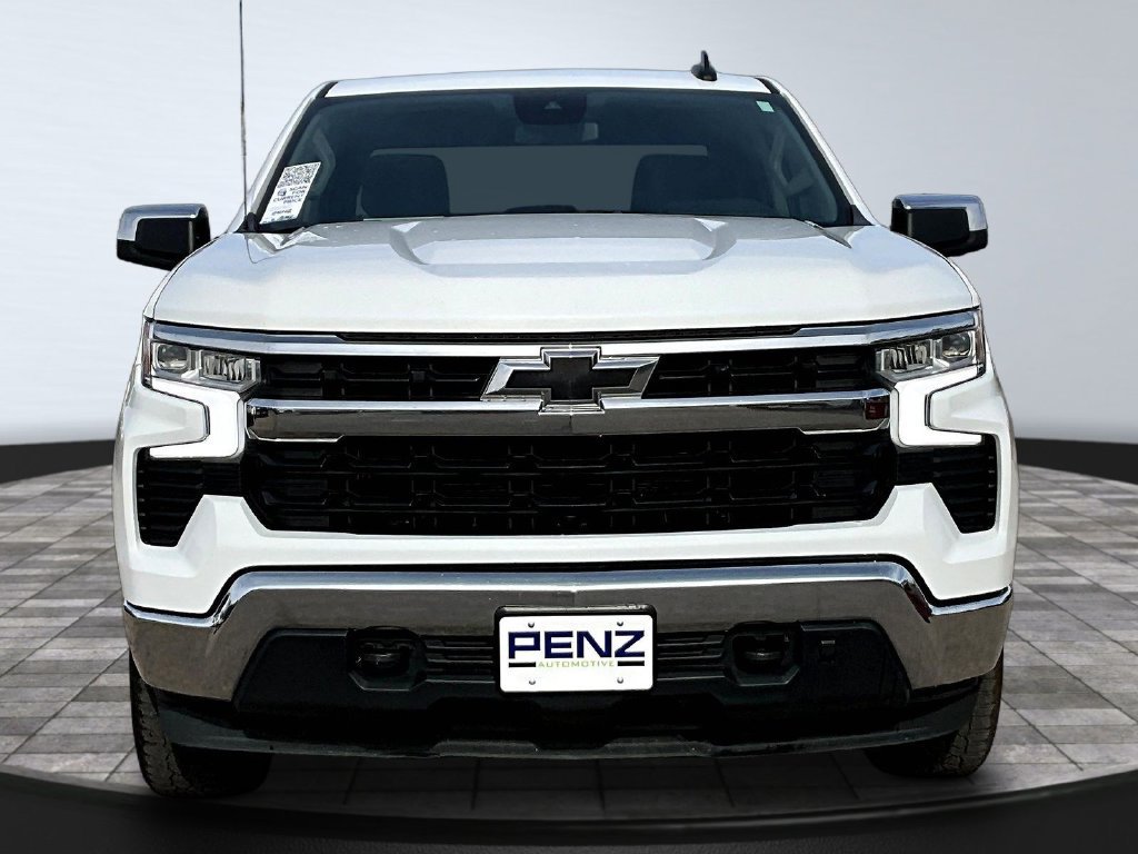 Used 2023 Chevrolet Silverado 1500 LT AWD/4WD image 2