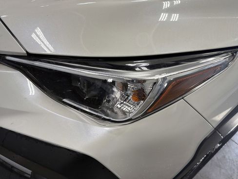 Certified 2025 Subaru Crosstrek 2.0i Premium image 16