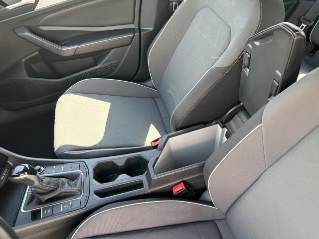 Used 2025 Volkswagen Jetta Sport FWD image 28