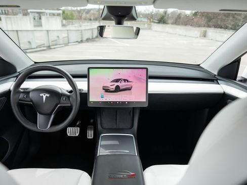 Used 2022 Tesla Model Y Performance image 14