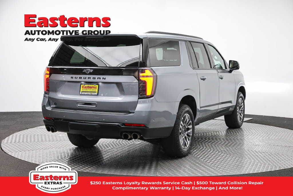 Used 2025 Chevrolet Suburban Z71 AWD/4WD image 6
