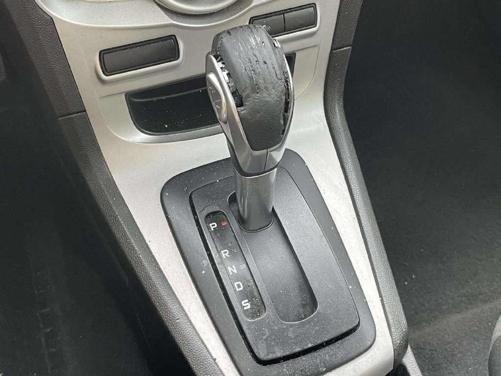 Used 2015 Ford Fiesta SE FWD image 27