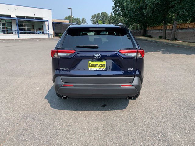 Used 2024 Toyota RAV4 XLE AWD/4WD image 4